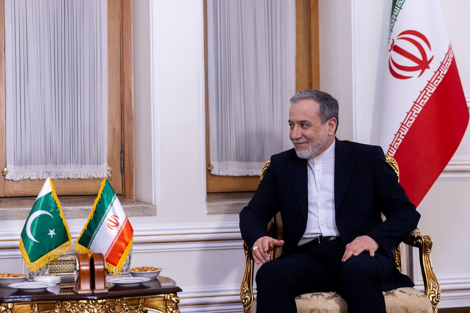 U.S., Iran indicate deal is emerging while disputing reported terms