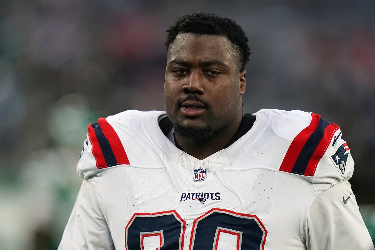 Patriots defensive lineman facing domestic assault charge 