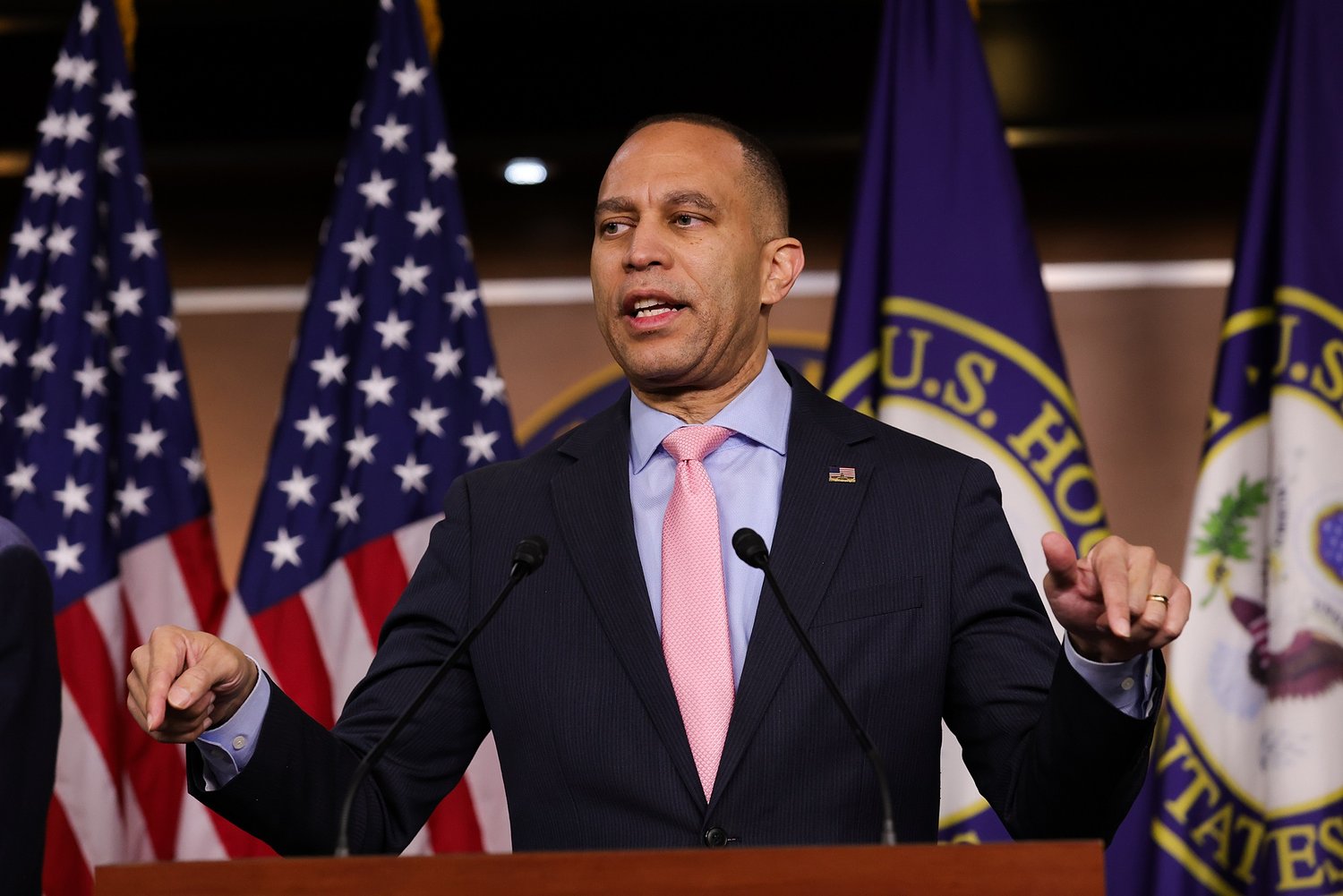 Jeffries Won’t Whip Vote Against ICE Funding