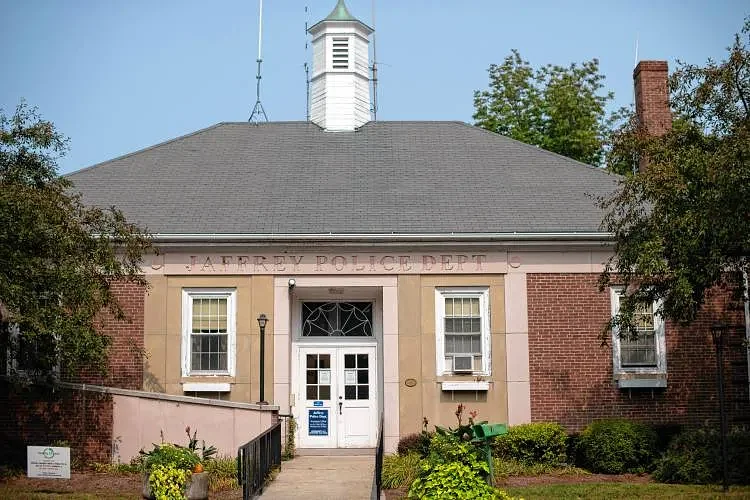 Shots fired at Jaffrey apartment building, police investigate