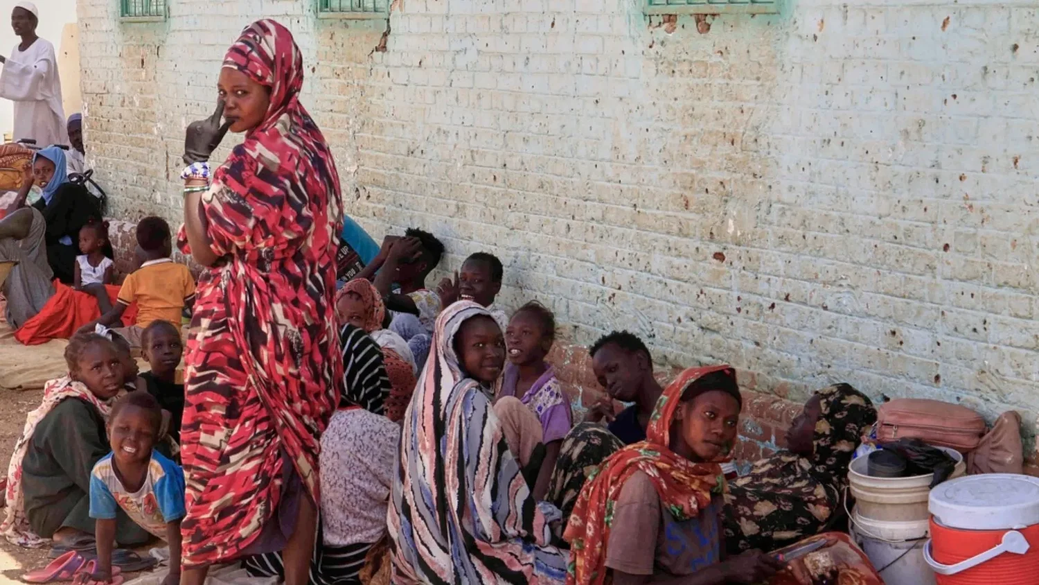 At least 100 people killed in attacks on famine-hit camps in Sudan's Darfur, UN official says