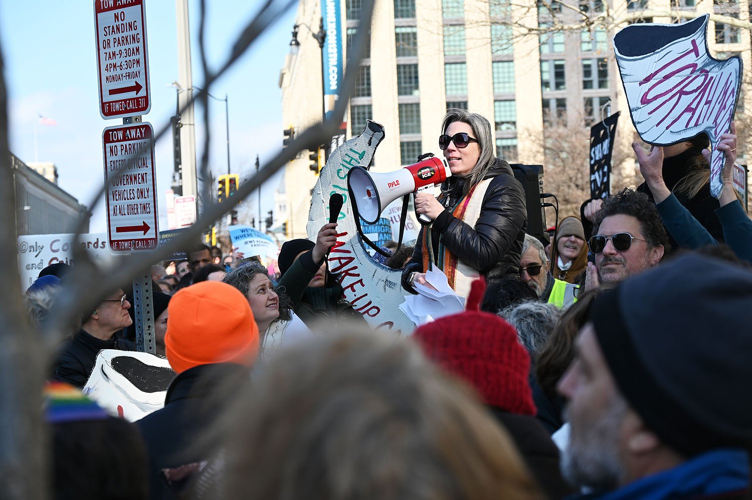 'Jews against ICE': Rabbis lead hundreds in mass Jewish protest outside ICE headquarters