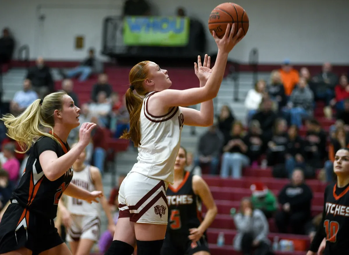 Bangor girls’ top scorers will keep playing basketball together in college
