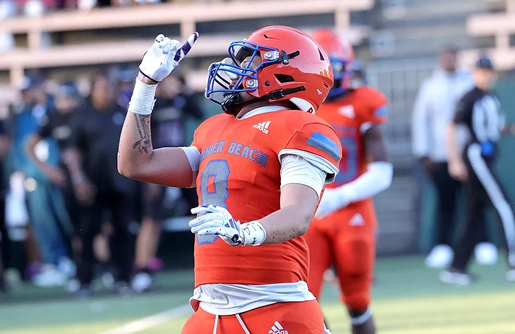 Rainier Beach Dominates Garfield In The 2024 'Hood Classic' Football Game