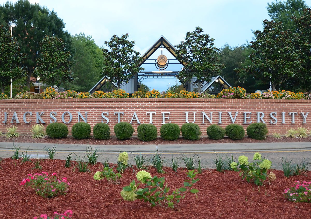Jackson State alums demand open dialogue with Mississippi college board 