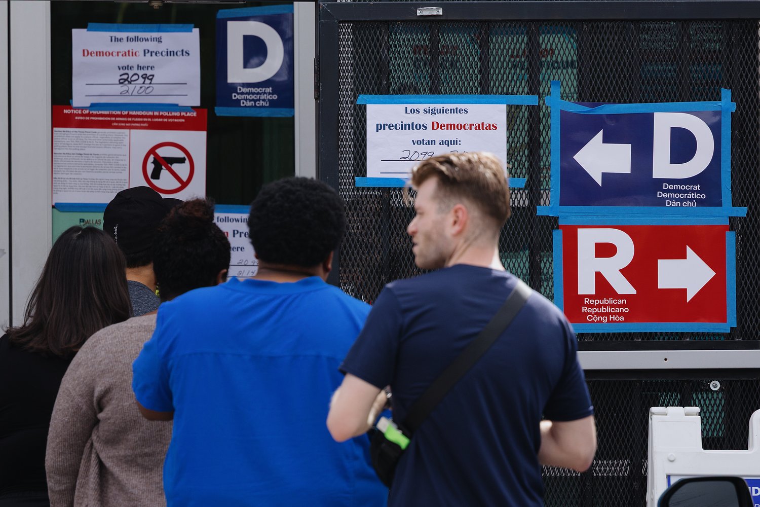 Supreme Court orders Dallas, Williamson counties to separate votes after poll hours extended