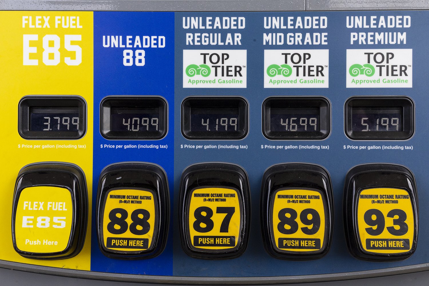 15 Michigan counties see gas prices dip below $4