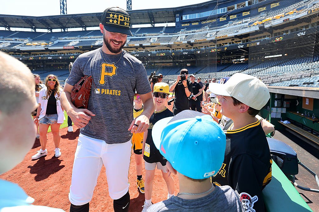 Pirates star stops by Little League team’s practice: ‘An awesome human’