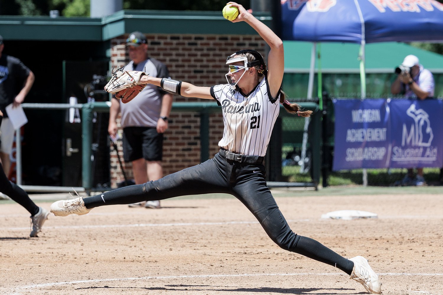 Strong pitching, late hitting lead Ravenna over New Lothrop