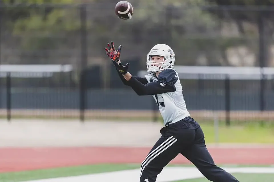 After 2-year church mission, speedy receiver ready to run with the Ducks