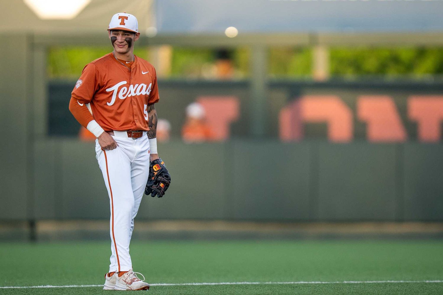 Texas Longhorns baseball: Ethan Mendoza adds weight ahead of 2026 encore season