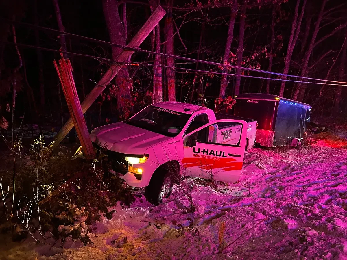 2 injured when rental truck hits utility pole in Dixmont