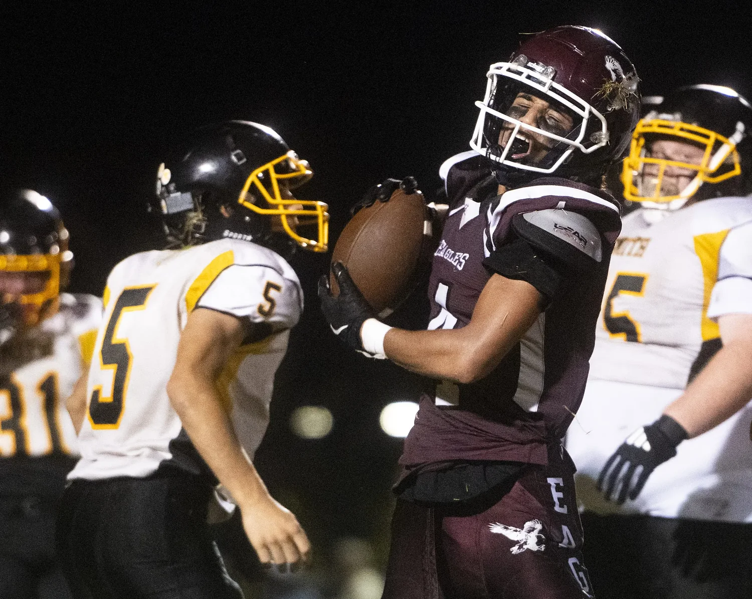 H.S. Football: Easthampton edges Smith Voc 14-8 in hard-fought battle