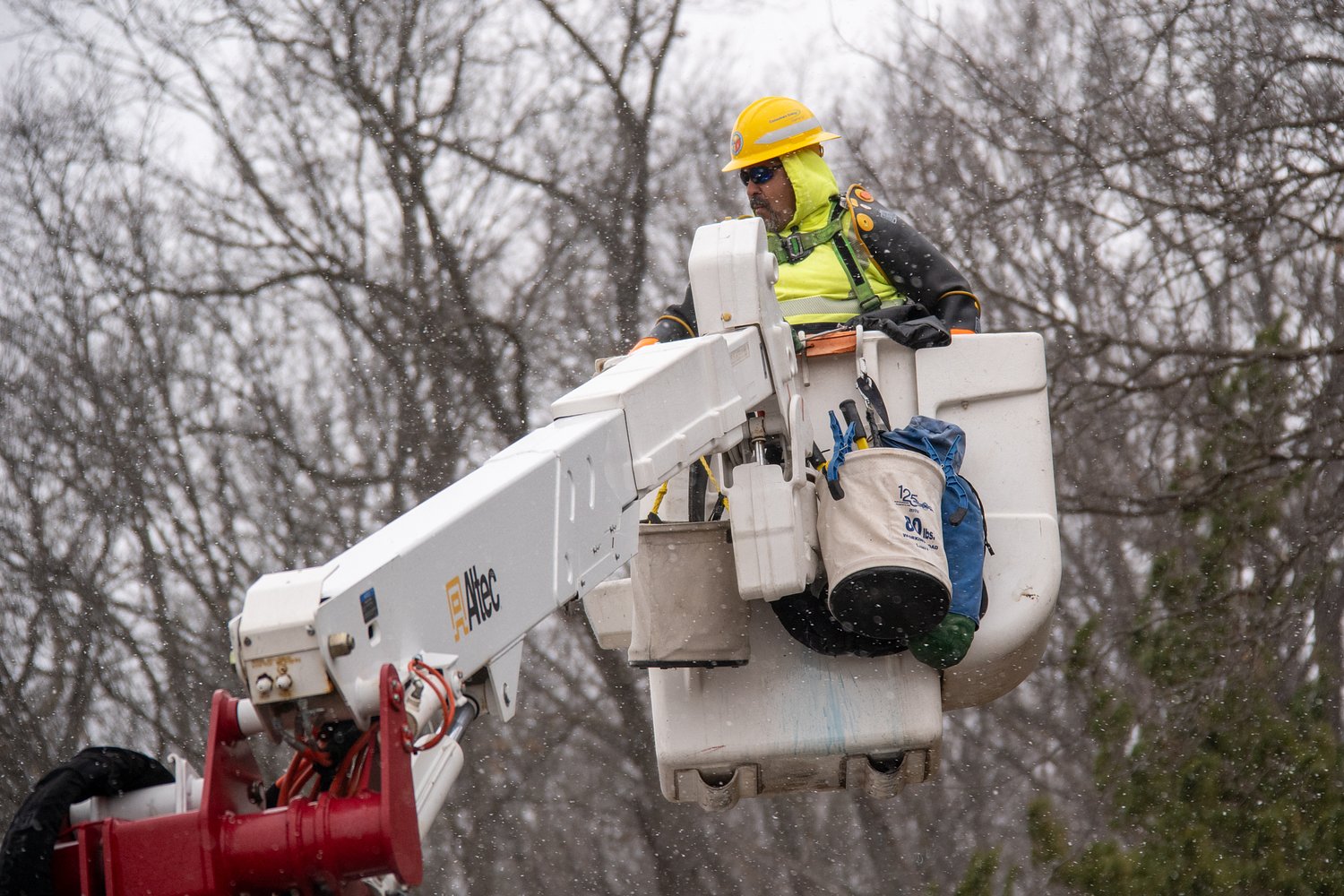 32,000 still without power in Michigan after severe storms toppled trees