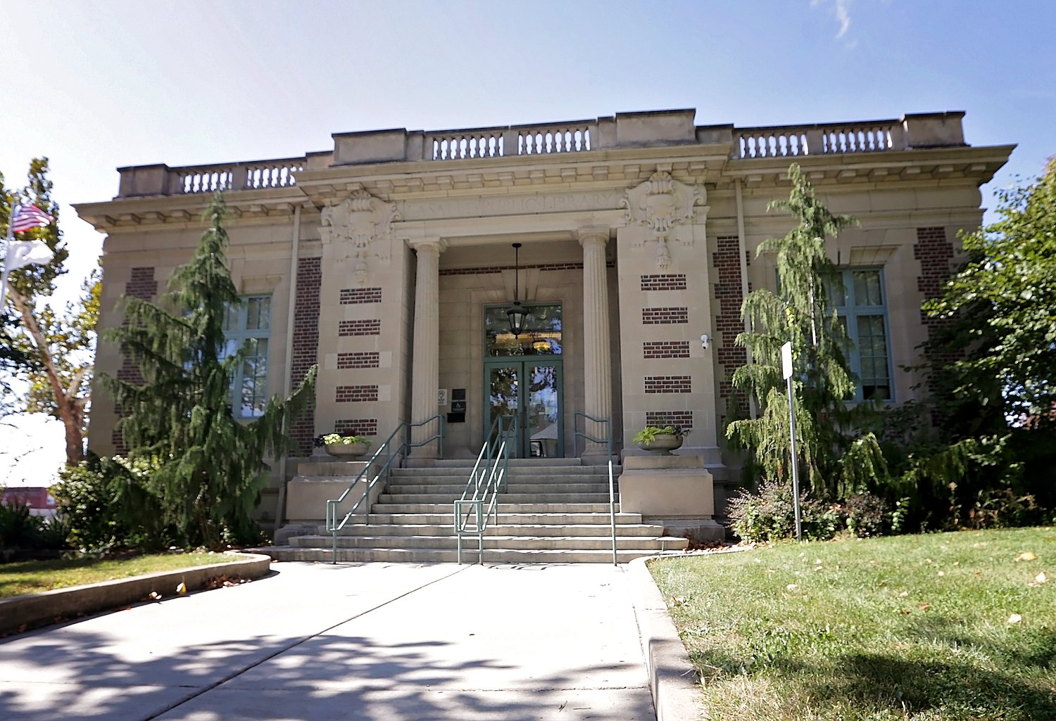 La Salle library announces June programs
