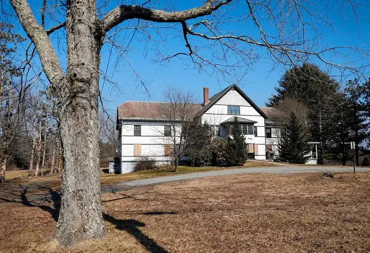 Easthampton advances sale of former Town Lodging House