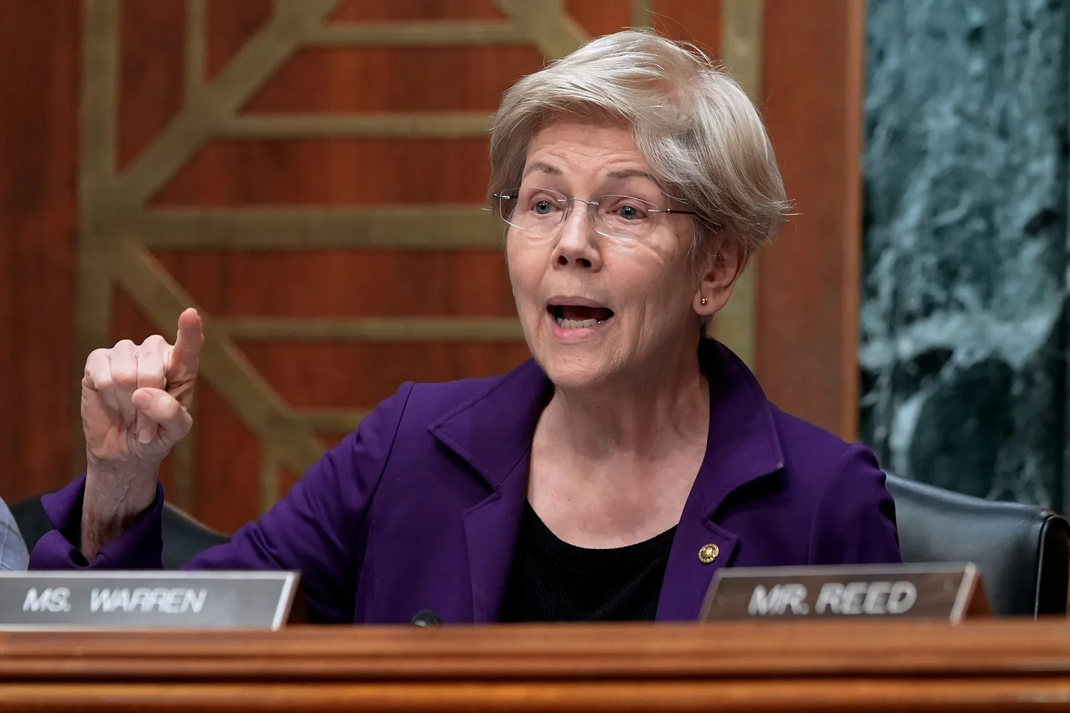 Sen. Warren proposes ICE Accountability Act to create independent watchdog