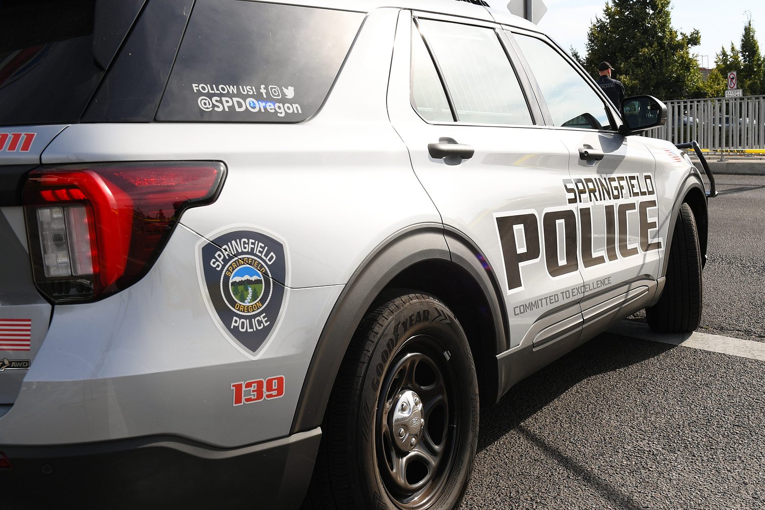 Springfield man arrested after shooting rifle at officers, fleeing to river