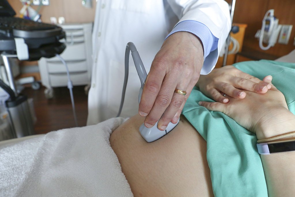 Beloved influencer couple terminates pregnancy after getting diagnosis