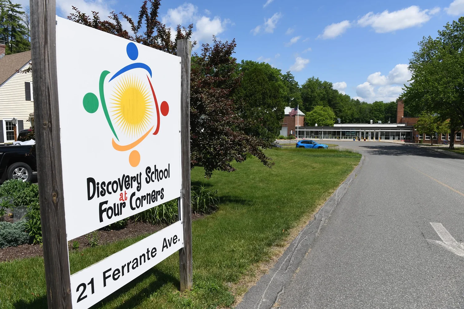 Greenfield's Four Corners to drop Discovery School name