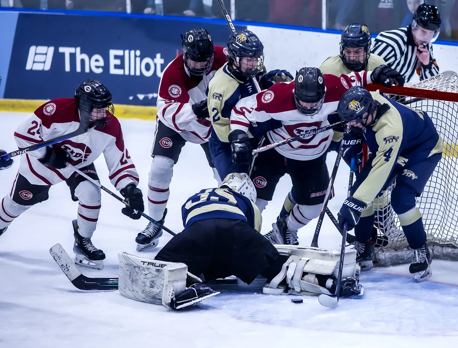 Concord boys' hockey dominates Windham in semis, wins 6-0