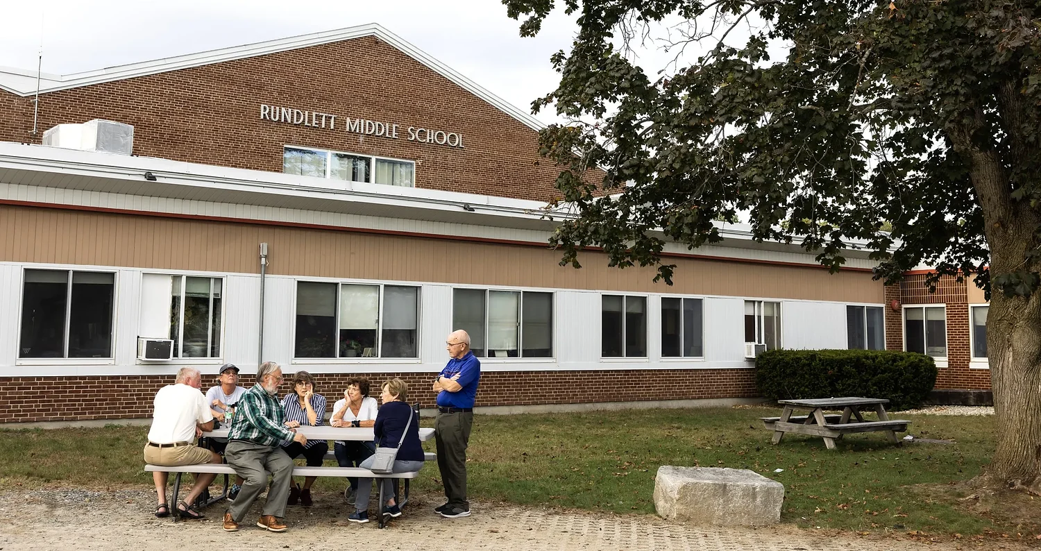 Middle school project divides board candidates