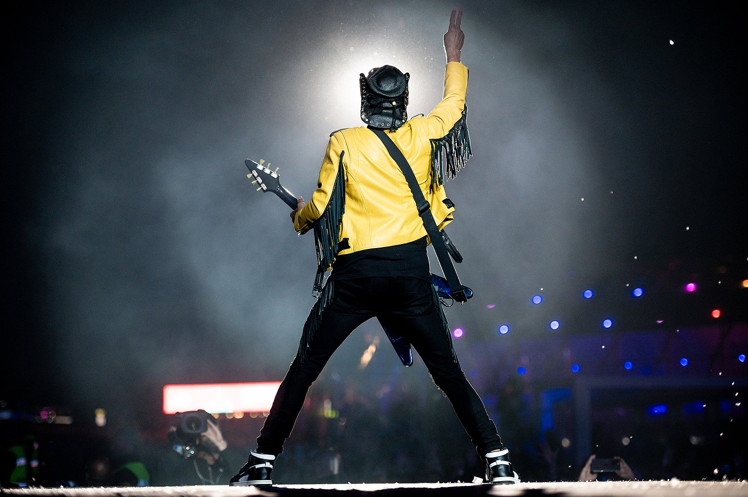 Legendary rock band cancels rest of 2026 tour and fans are calling for retirement