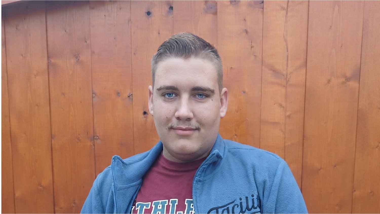 Un tânăr, o poveste și o memorie de păstrat. Radu-Gabriel, elev la „Independența” Sibiu, duce mai departe povestea bunicului său