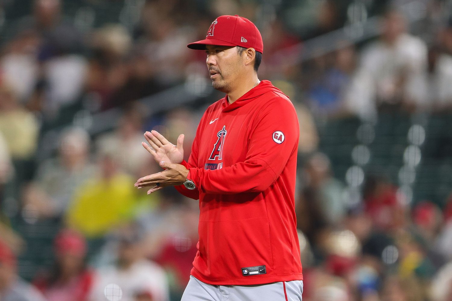 Angels fire manager Kurt Suzuki after losing 100 games in his only season