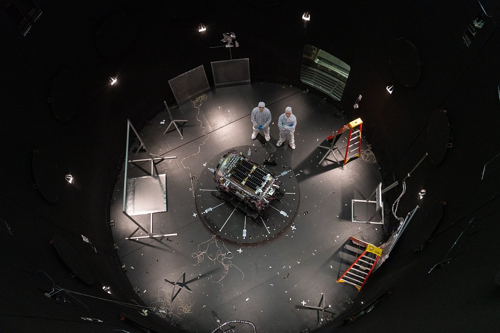 Rescue mission is called off for NASA's aging Swift space telescope