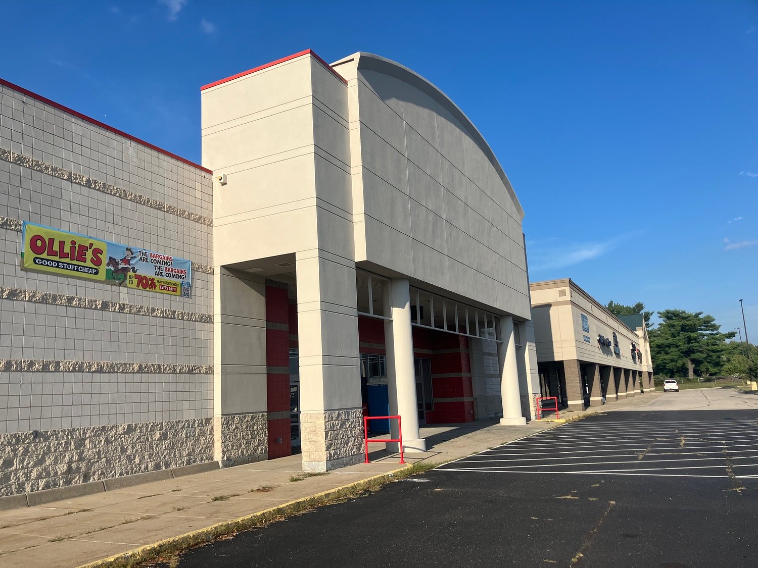 New Ollie’s Bargain Outlet in Genesee County set to open soon