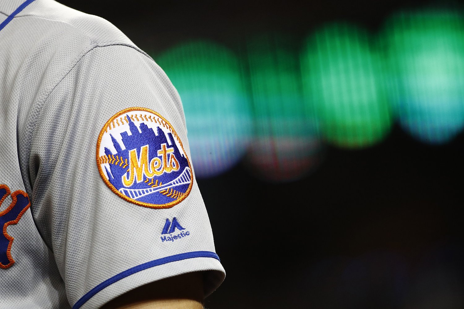 Mets make 4 roster moves, including new concerning injury for key reliever