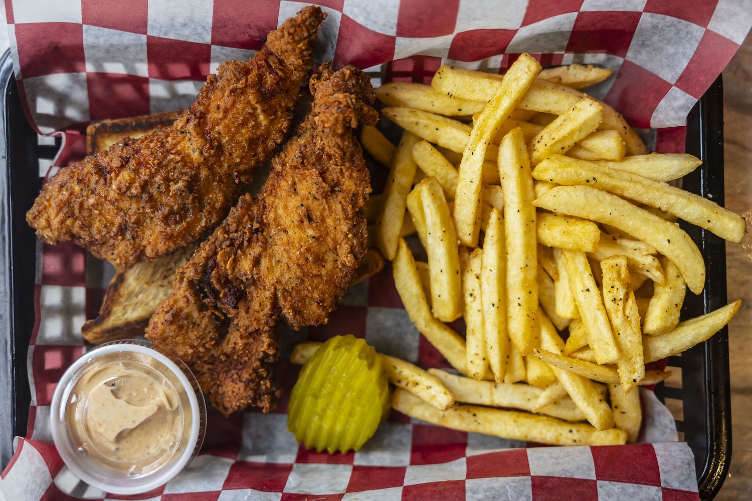 New Old Town Saginaw chicken restaurant has a spice level so hot they named it ‘Call yo mama’