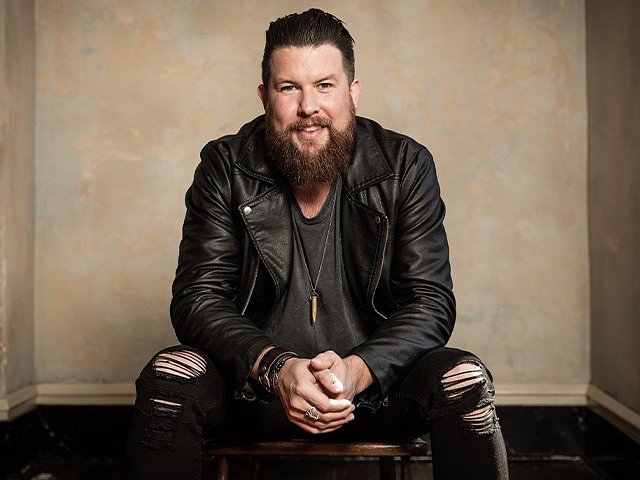 Rock/gospel singer who collaborated with Dolly Parton to play in Hershey