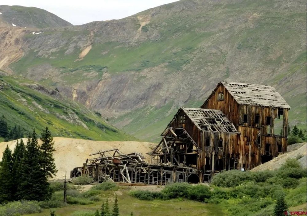5 Ghost Towns and Mining Settlements You Can Buy Right Now Starting at $300K