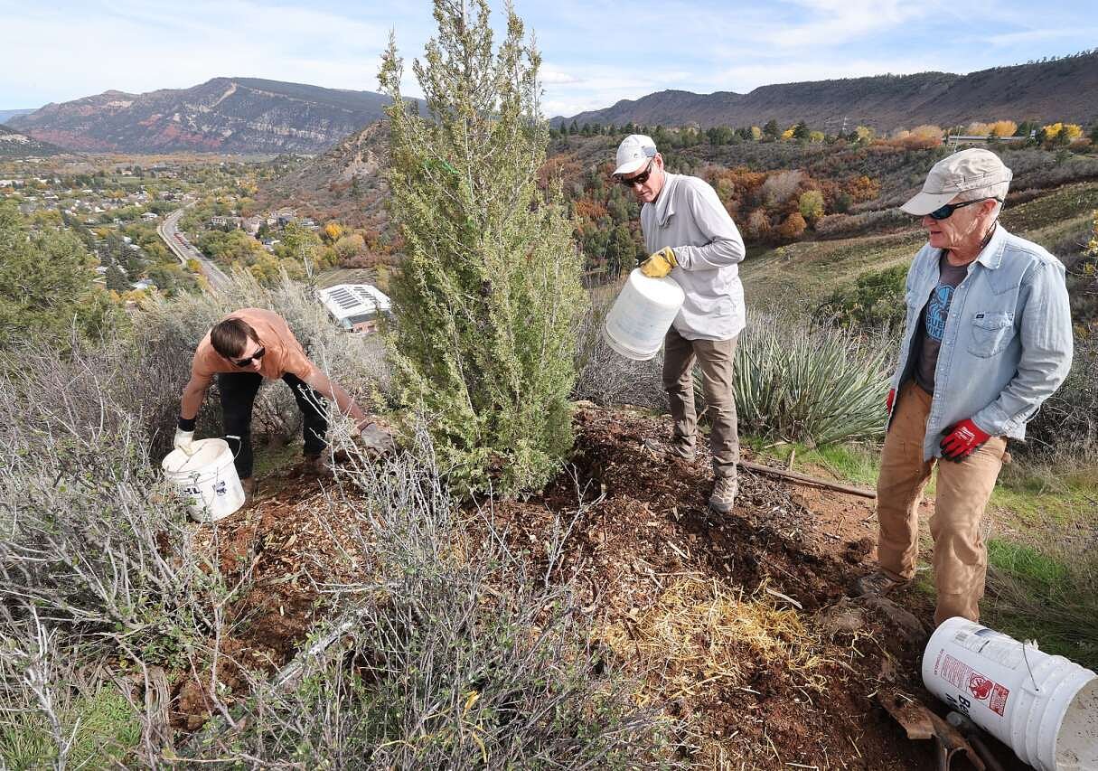 Photos: Creating a memorial for Peter Carver