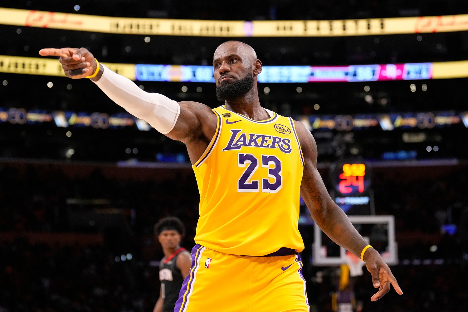 Charles Barkley has strong thoughts about where LeBron James should finish his career