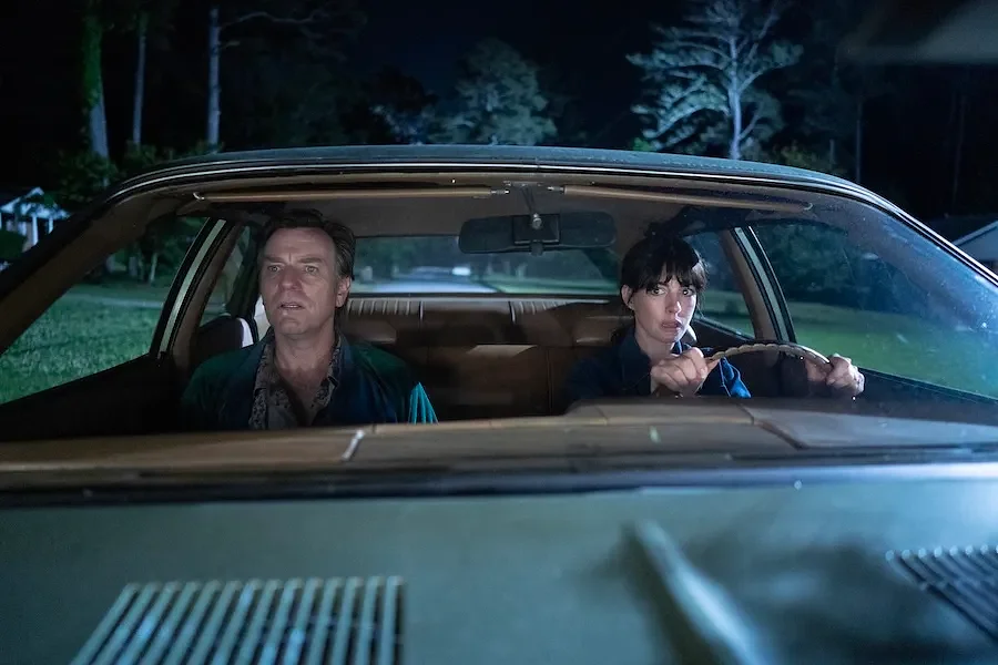 'The End of Oak Street' offers clever dinosaur action, thin script