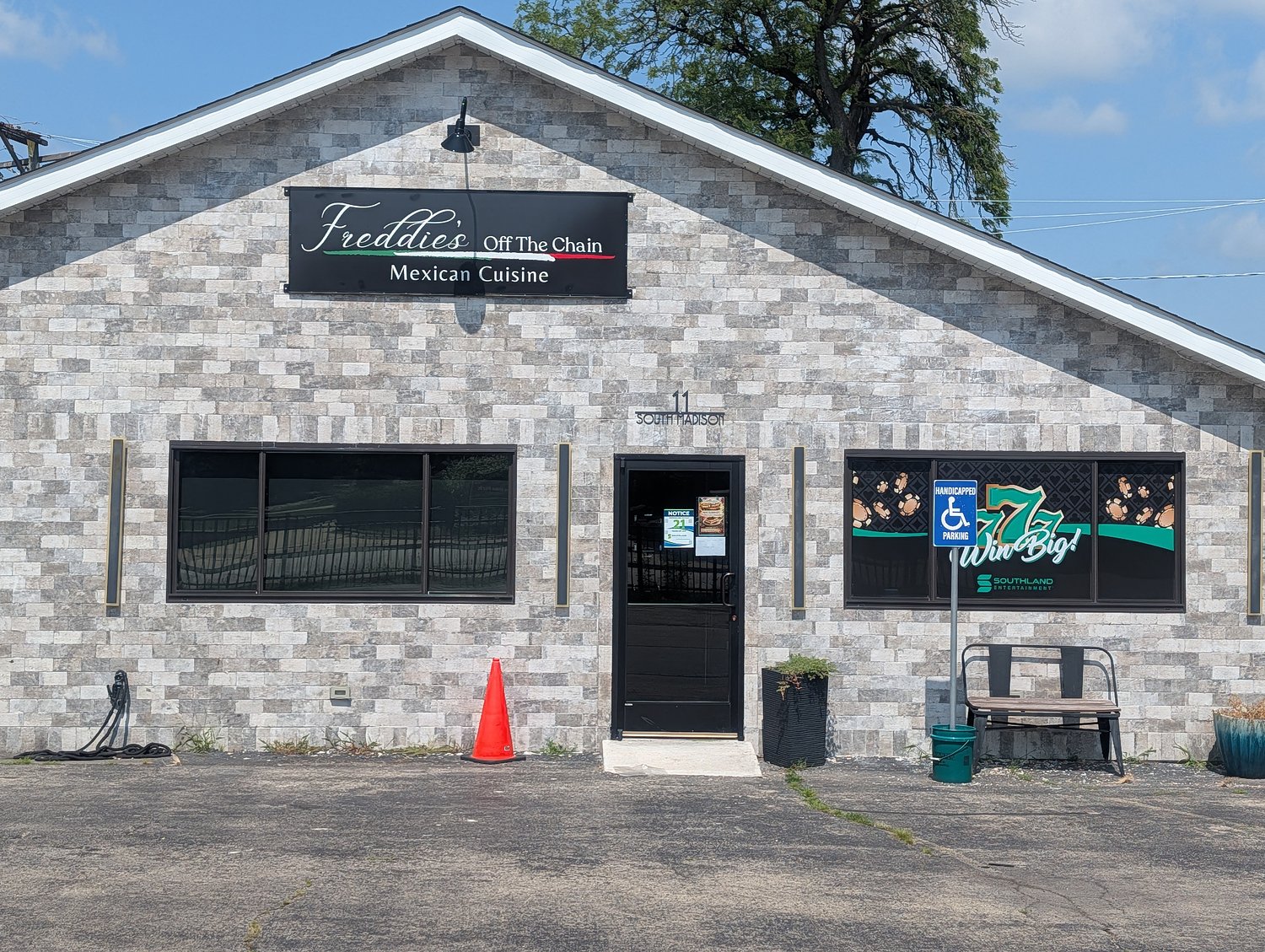 New Oswego food truck planned on site of recently closed Freddie’s Off The Chain restaurant
