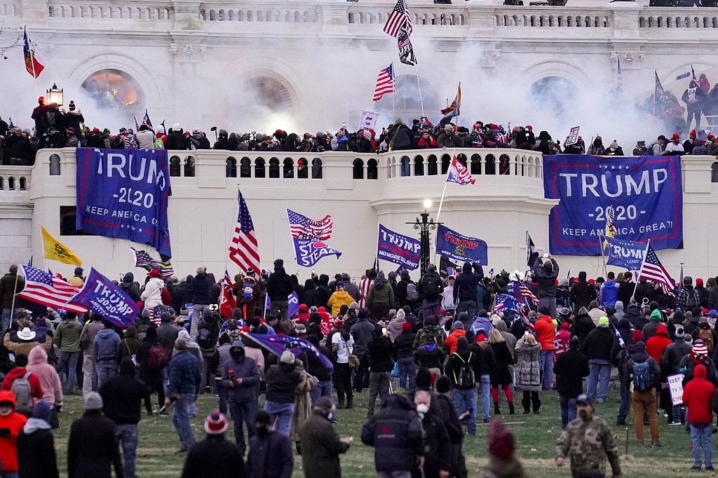 Judge tosses remnants of Proud Boys seditious conspiracy case after Trump's broad clemency