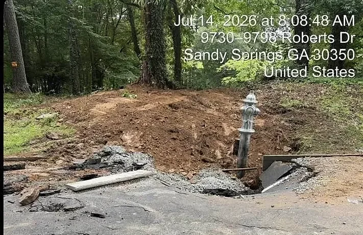 Roberts Drive in Sandy Springs closed after fire hydrant crash