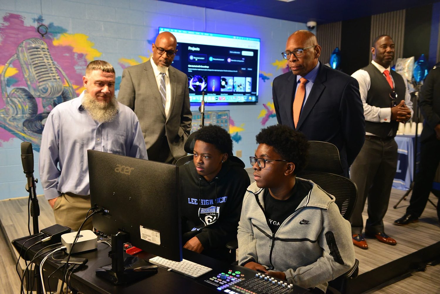 Huntsville students get access to pro-level sound studios at school