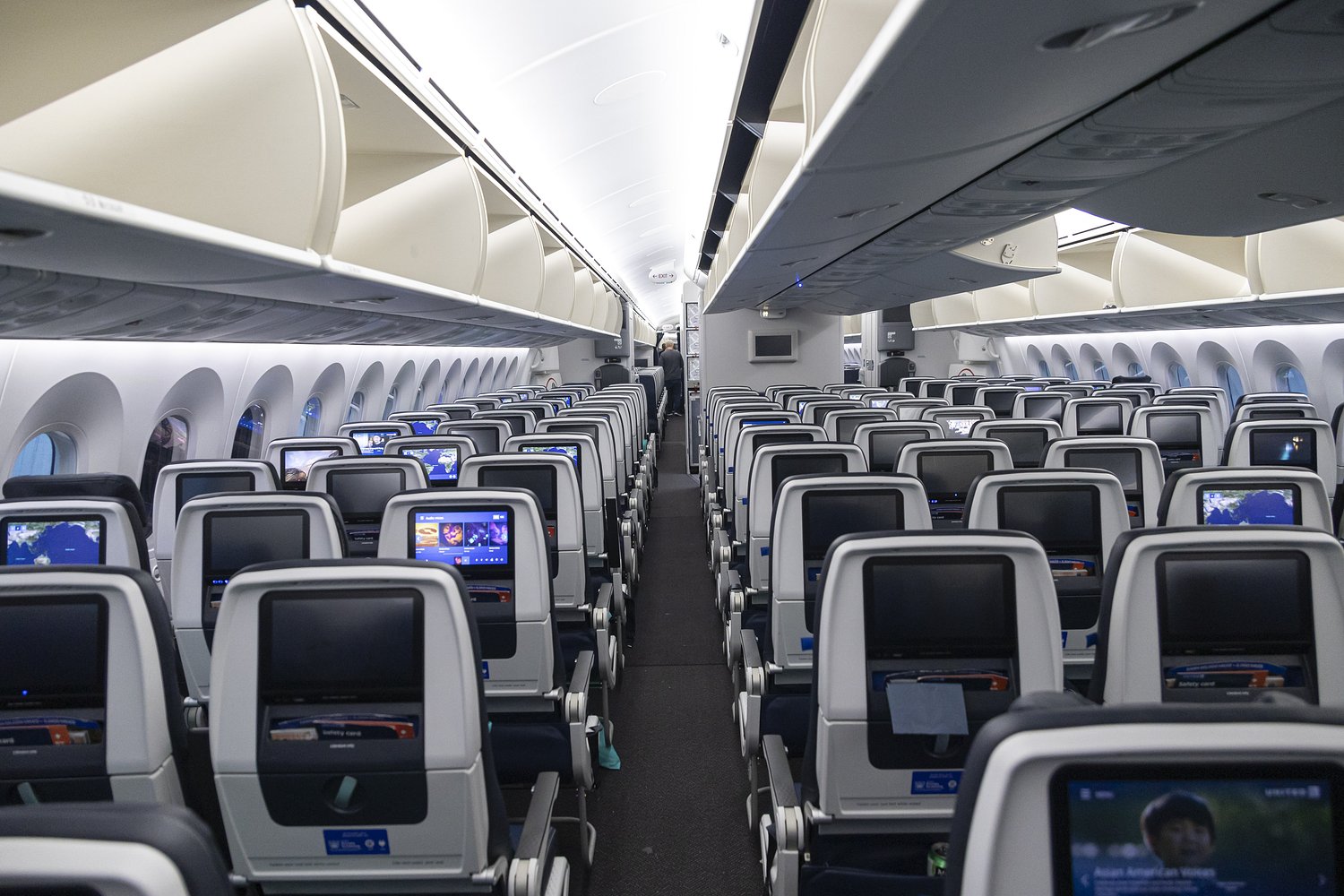 Dear Annie: The hassles of travel are getting to this frequent flyer. How can they fly 'smarter'?