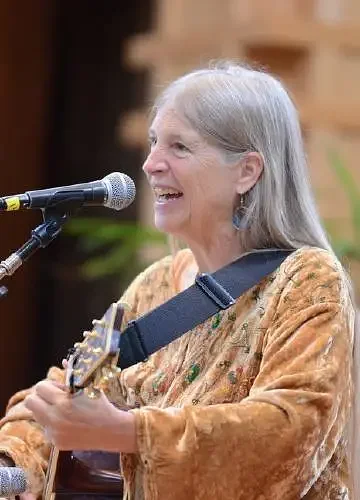 Shelburne Falls author launches one-woman show
