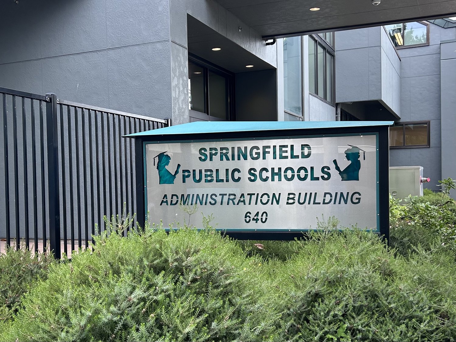 Springfield school board, admin discuss past conflicts, plan for more collaborative future