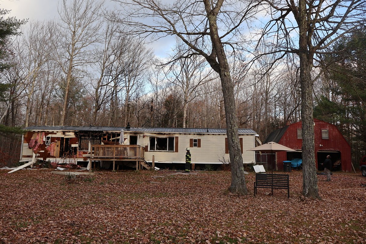1 person, 2 dogs die in Belfast mobile home fire