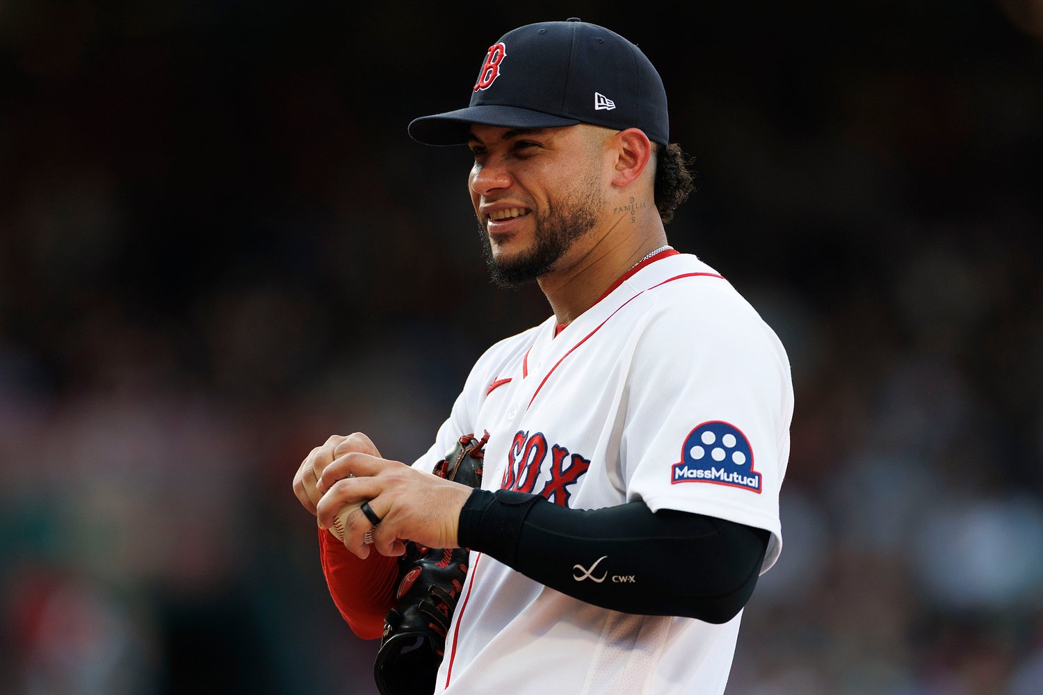 Red Sox’ Willson Contreras buoyed by improvement in right hand, no longer fears fracture