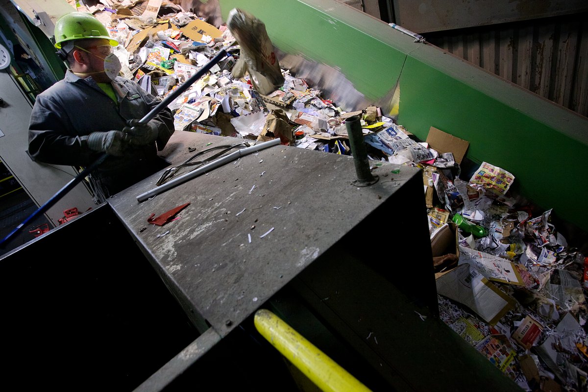 Maine hiring contractor to run packaging waste reimbursement program