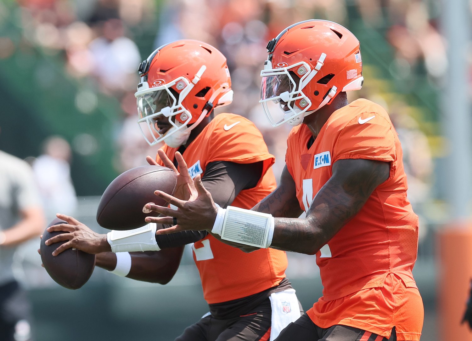 See how the Browns list the quarterbacks (and everyone else) on their first unofficial depth chart