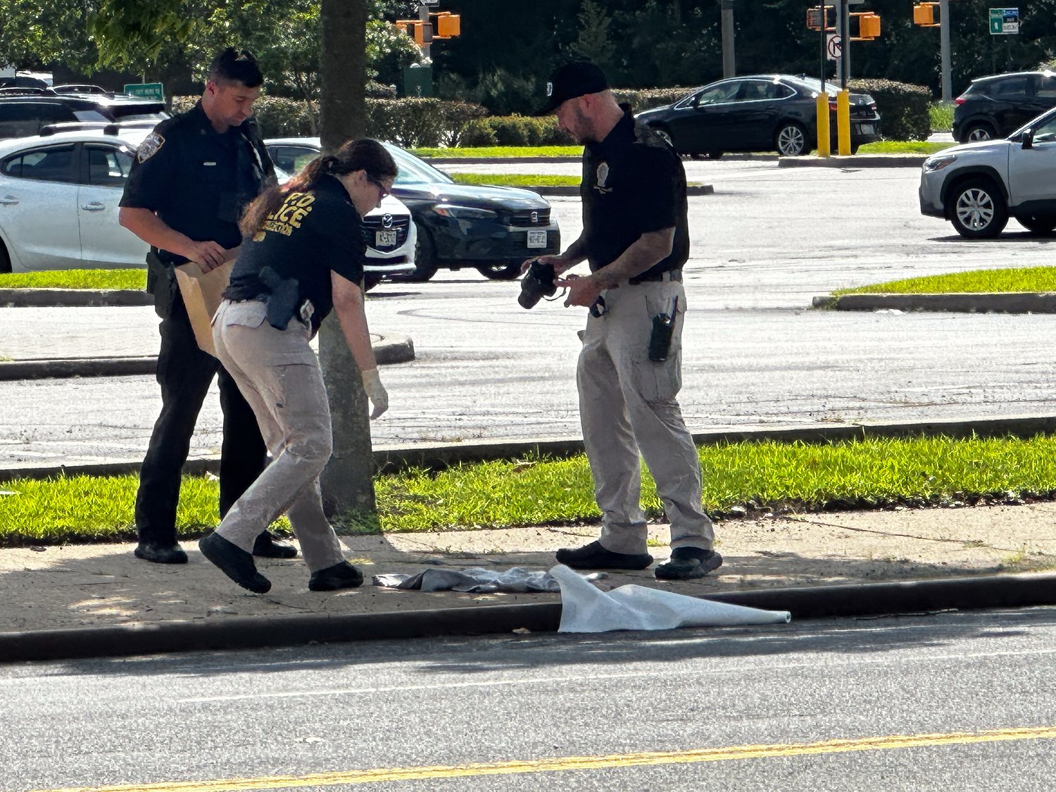 NYPD: Man, 27, critical after hit-run road-rage incident near Staten Island Mall